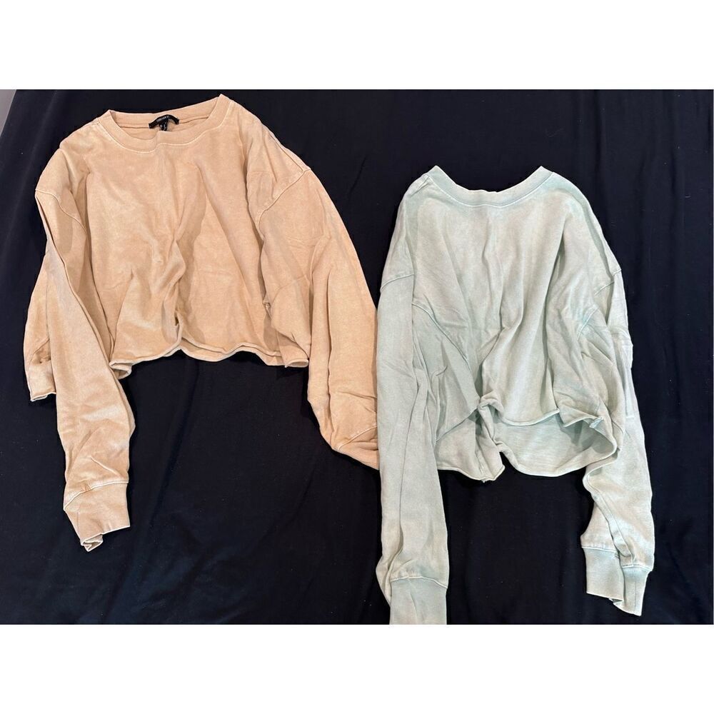 Bundle set of 2 crop tops size Sβtan and blue long sleeve